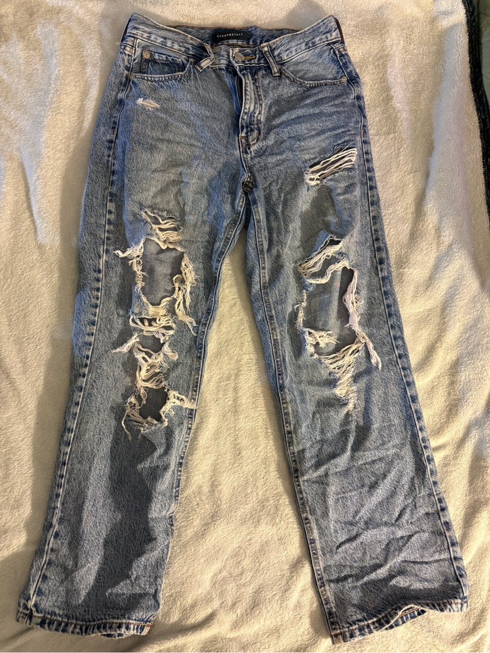 Aeropostale High Wasted Baggy Ripped Jeans